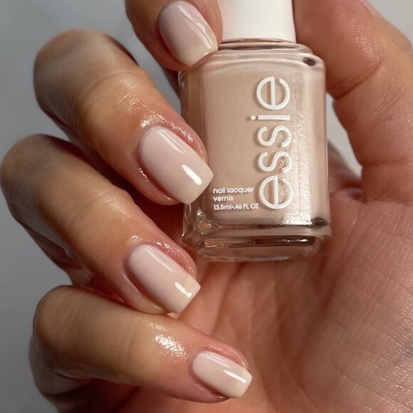 Essie BALLET SLIPPERS #162 Nail Polish Lacquer - Picture 4 of 6